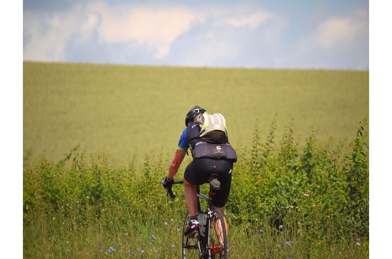 cyclists_uphill_training_cycling_bike_tour_nature_sport-411405