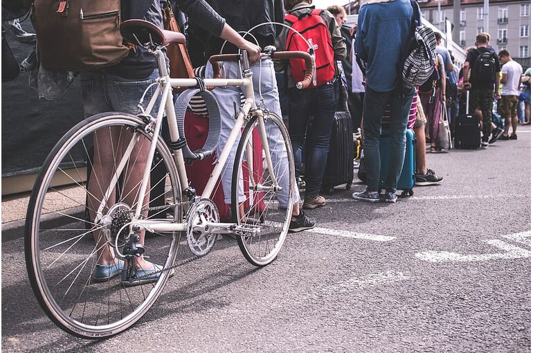 adult-bicycle-city-crowd