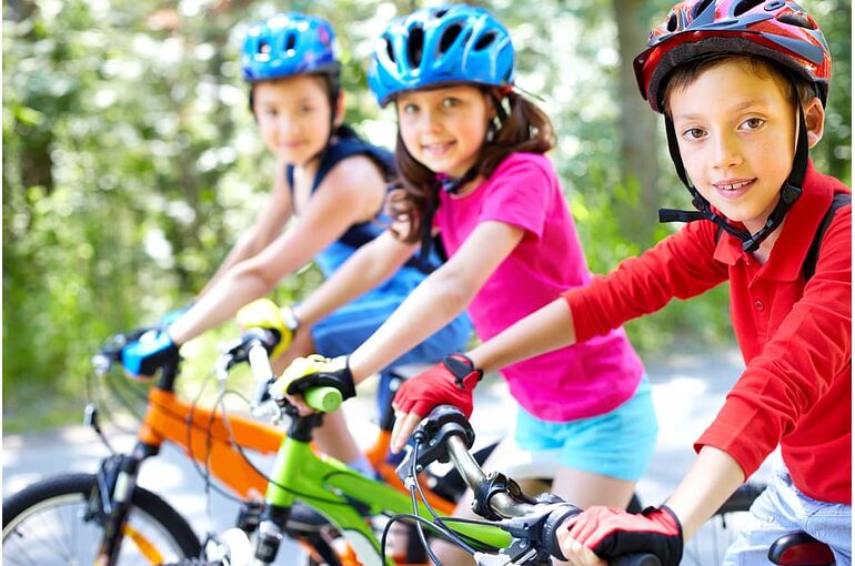 bike-children-cycling-passes